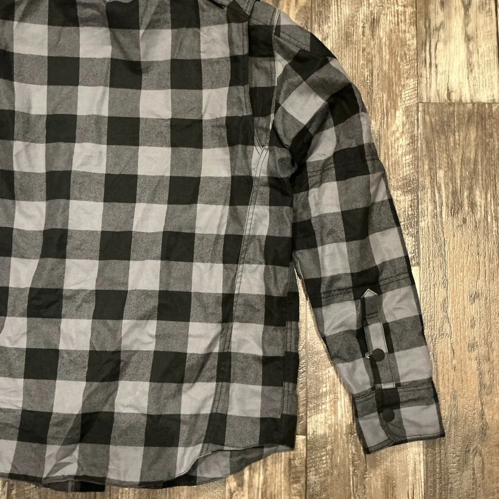 Street & Steel Black & Gray Plaid Button-Down Shirt - Picture 11 of 16
